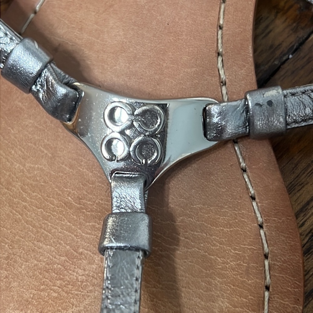 Coach Rachal Sandals thong style silver leather with metal silver coach logo. 7 - Picture 4 of 10